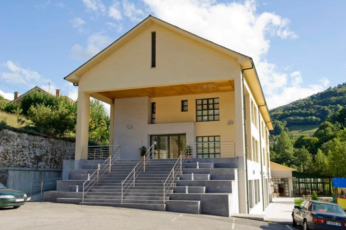 Hotel Restaurante La Casilla Кангас дел Нарсеа Екстериор снимка