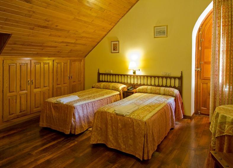 Hotel Restaurante La Casilla Кангас дел Нарсеа Стая снимка