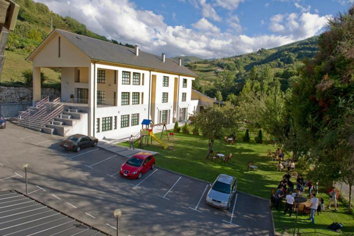 Hotel Restaurante La Casilla Кангас дел Нарсеа Екстериор снимка