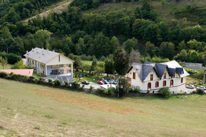 Hotel Restaurante La Casilla Кангас дел Нарсеа Екстериор снимка