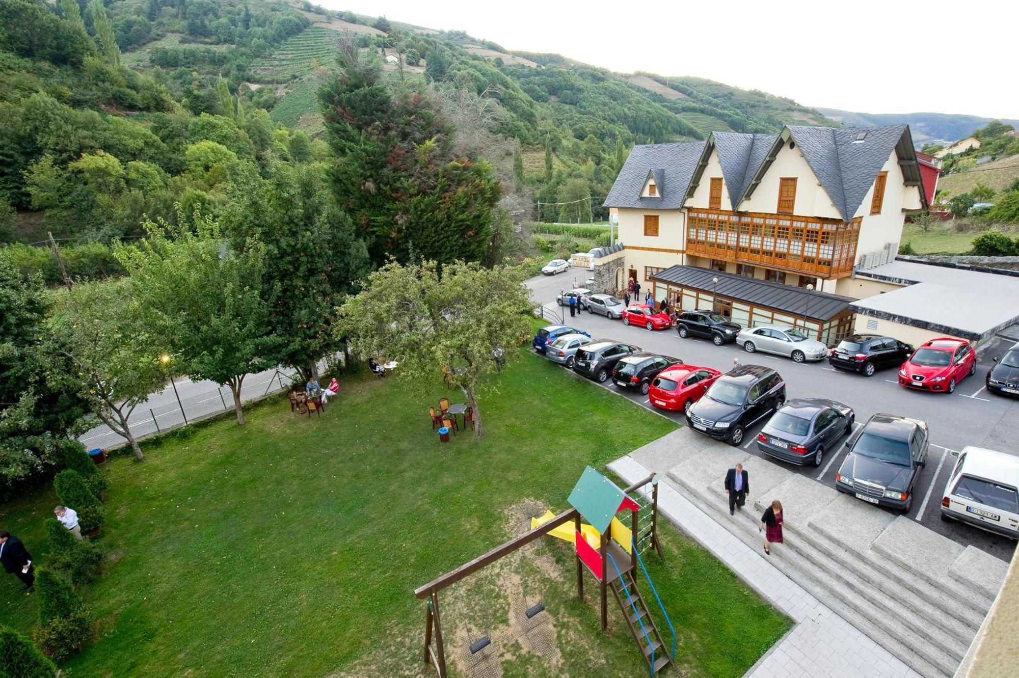Hotel Restaurante La Casilla Кангас дел Нарсеа Екстериор снимка