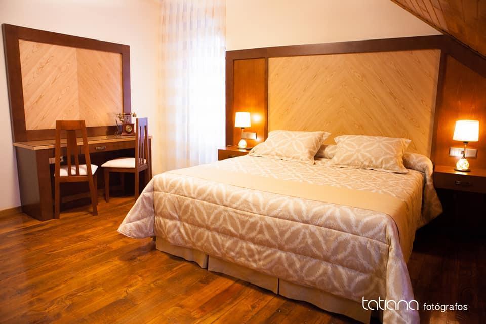 Hotel Restaurante La Casilla Кангас дел Нарсеа Екстериор снимка