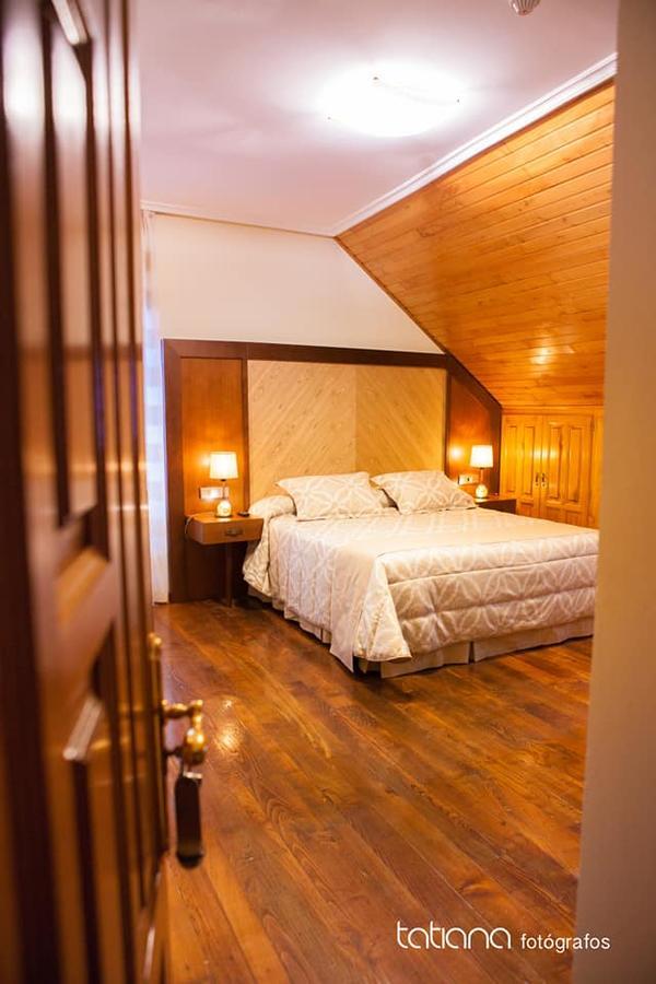 Hotel Restaurante La Casilla Кангас дел Нарсеа Екстериор снимка